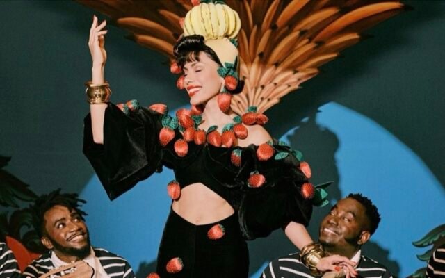 Anitta lança Equilibrivm ll com referência a Carmen Miranda