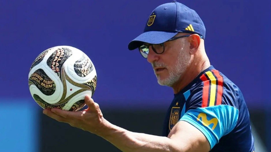 Scaloni enfrenta ex-tutor De la Fuente na final da Copa entre Argentina e Espanha