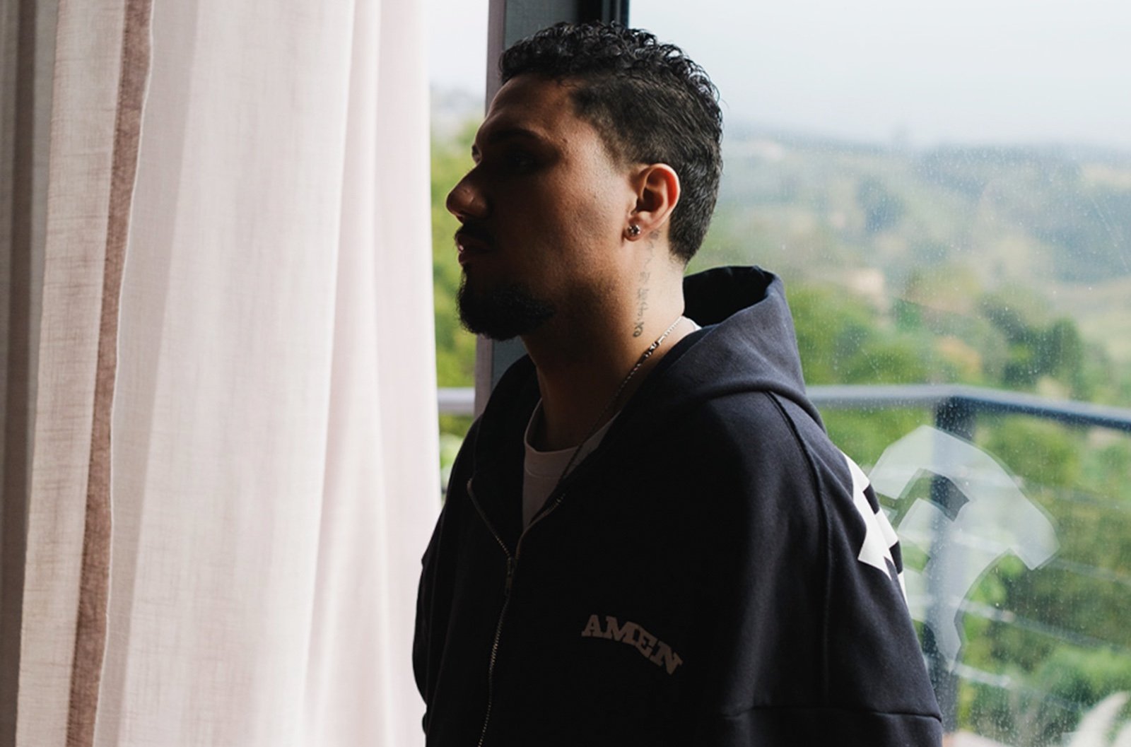 Nesk Only apresenta o EP “Me Tira o Medo” e o clipe da faixa-título
