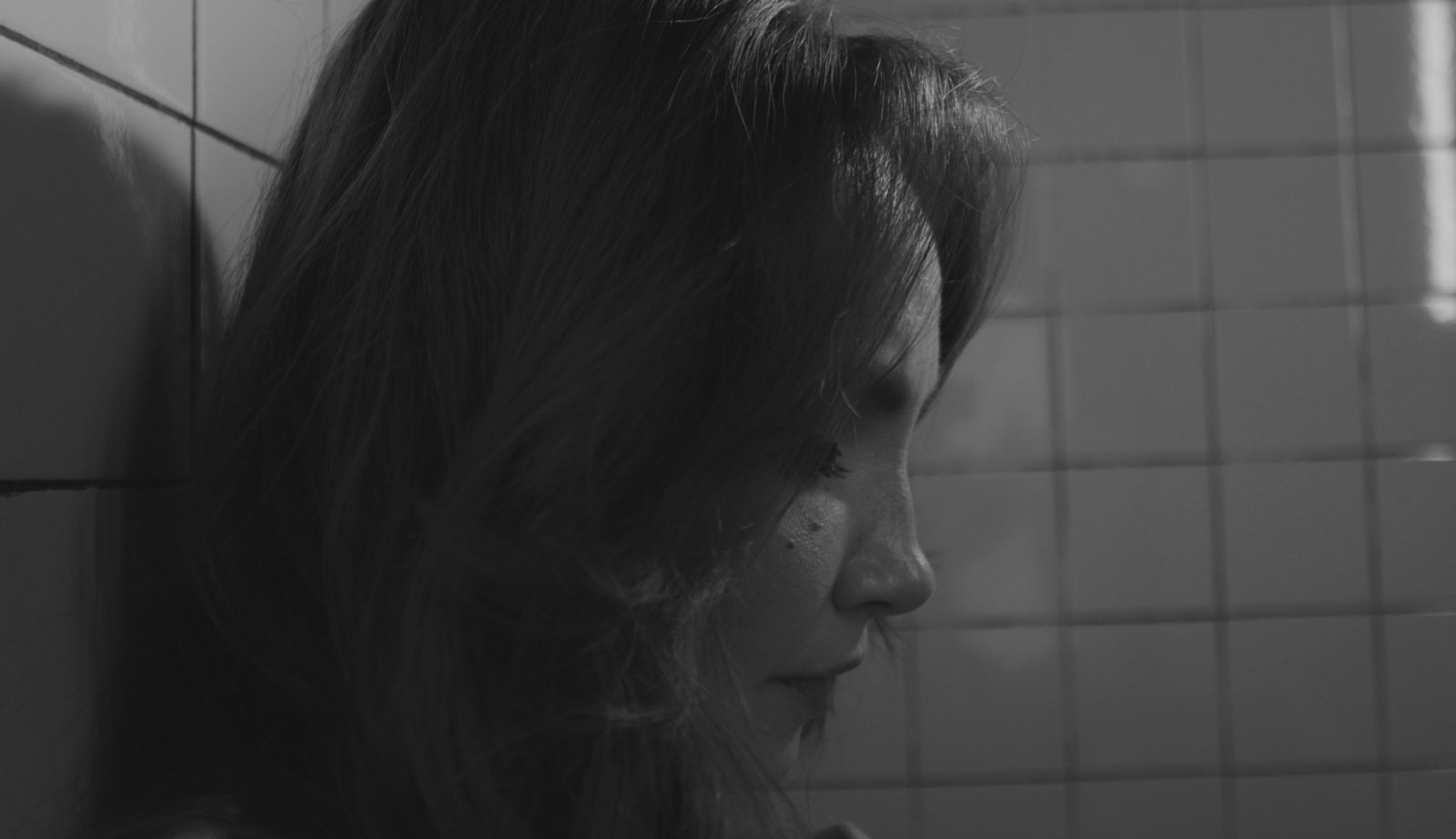 Nathalia Bacci transforma dor em arte com o lançamento do single autoral “Cartas”